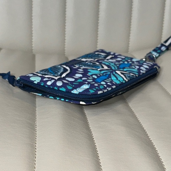 Vera Bradley Blue Island Medallion Large Zip Around Phone Wristlet 8"x4.5" NWOT - Picture 6 of 13
